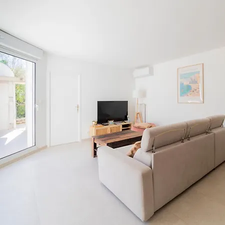 Bord De 6 Couchages Avec Jardin Et Garage Villa *