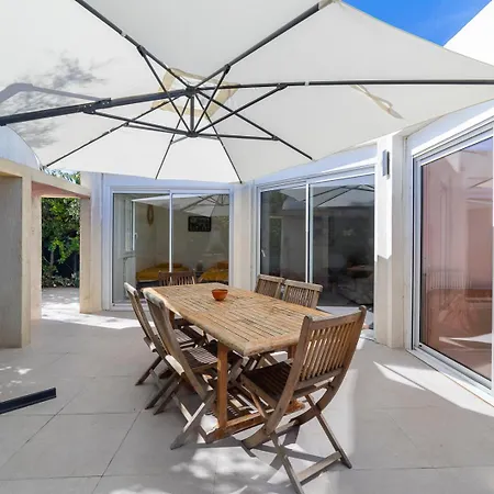 Bord De 6 Couchages Avec Jardin Et Garage Villa